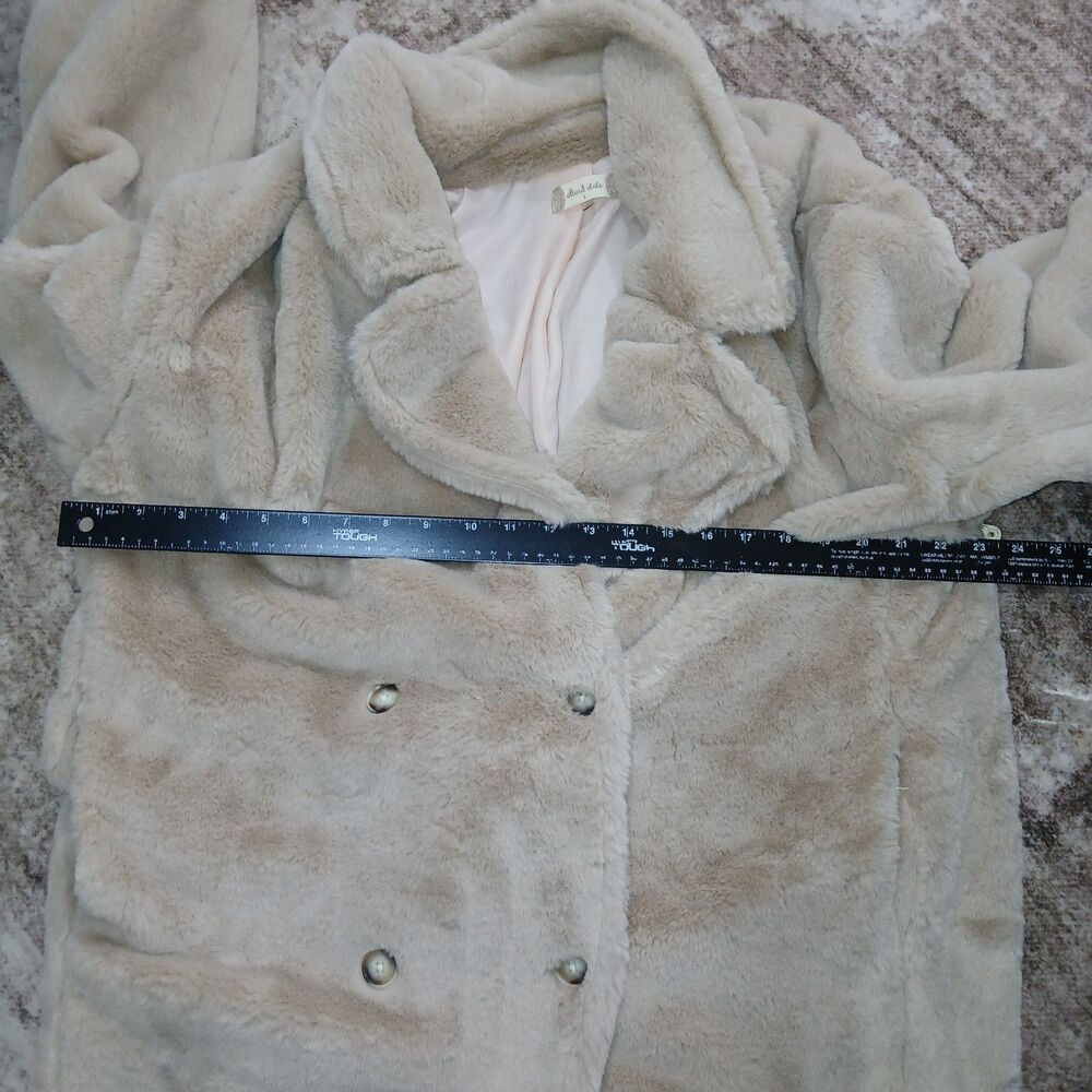 Altar'd State Faux Fur Coat Women's Size L Taupe Beige Double Breasted NWT $120 - Picture 3 of 16